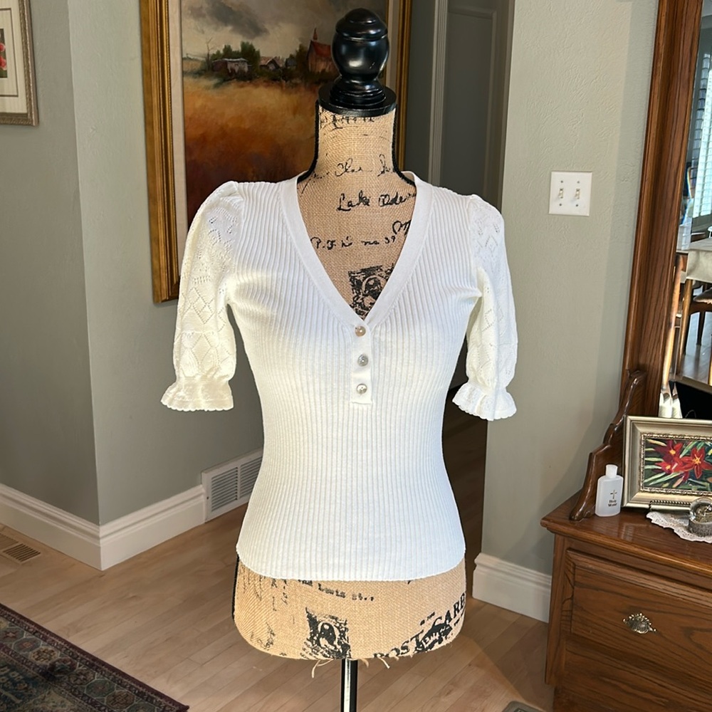 Sundance Catalog XS White Knit, Short Sleeve Top New Without Tag